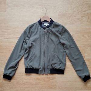 Lightweight bomber jacket